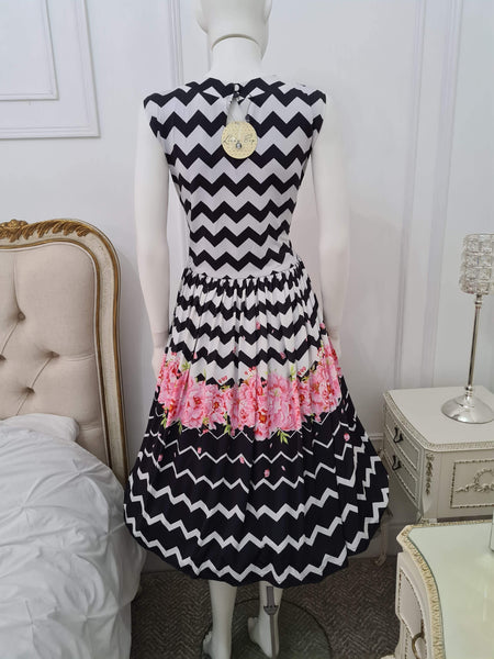Lindy Bop - Jessie Striking Zig Zag Dress - HerSecretCloset.co.uk