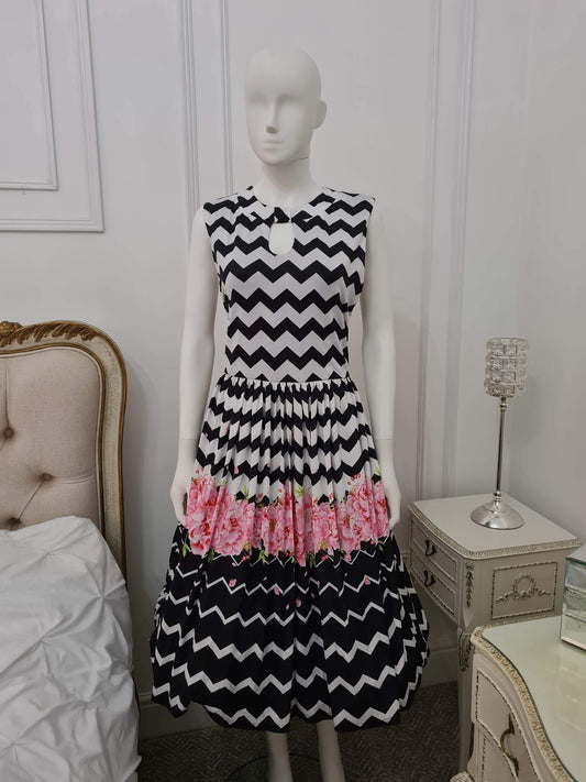 Lindy Bop - Jessie Striking Zig Zag Dress - HerSecretCloset.co.uk