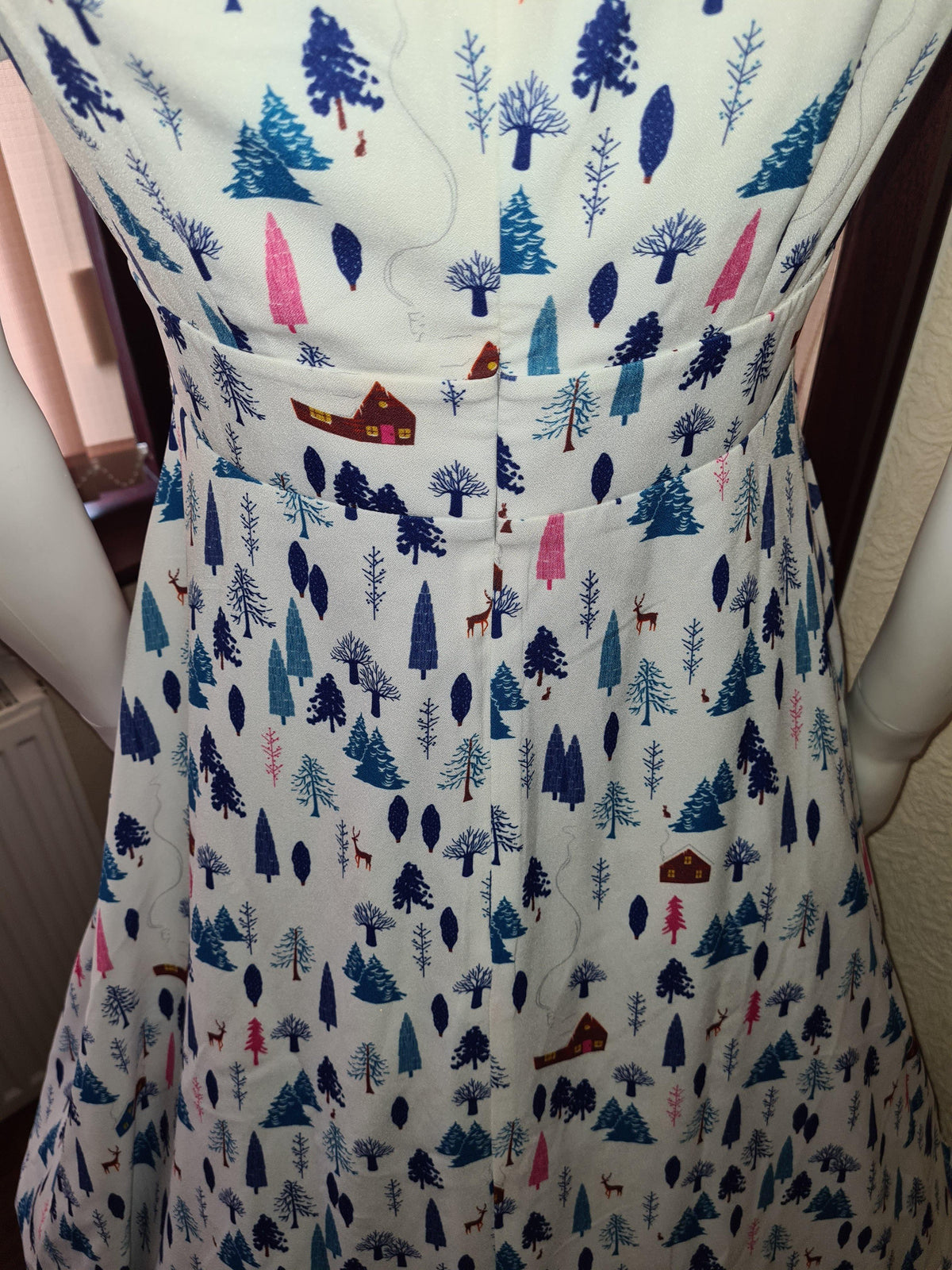 Lindy Bop Clarissa White Winter Dress - HerSecretCloset.co.uk