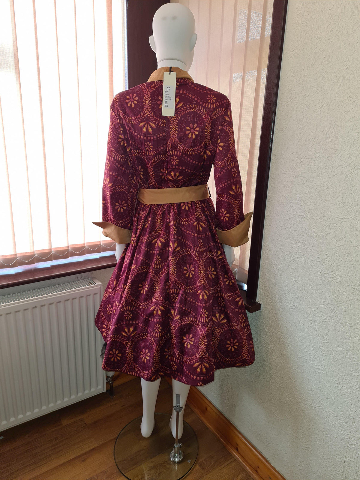Lindy Bop Roman Wreath Print Swing Dress - HerSecretCloset.co.uk