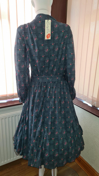 Lindy Bop Ivory Rose Plaid Check Dress - HerSecretCloset.co.uk