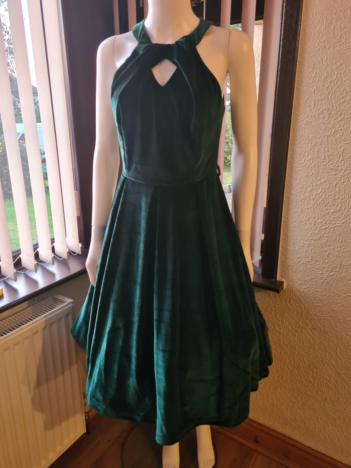 Lindy Bop Cheronda Emerald Velvet Swing Dress - HerSecretCloset.co.uk